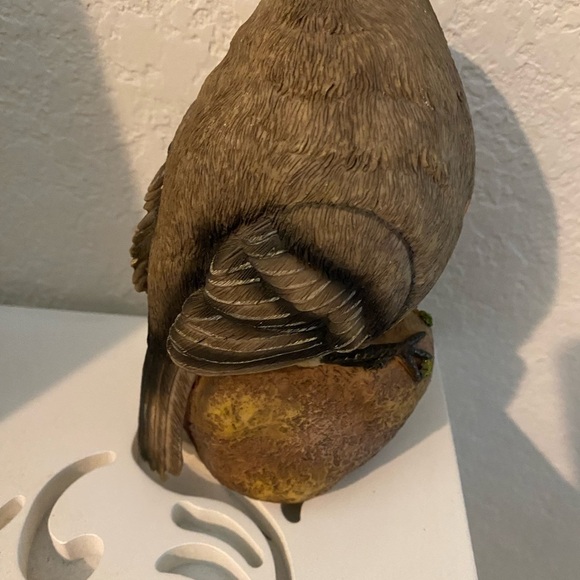 American Robin Lifelike Resin Hand Painted 7” Decor  Whimsical Bird Statue - Picture 4 of 9